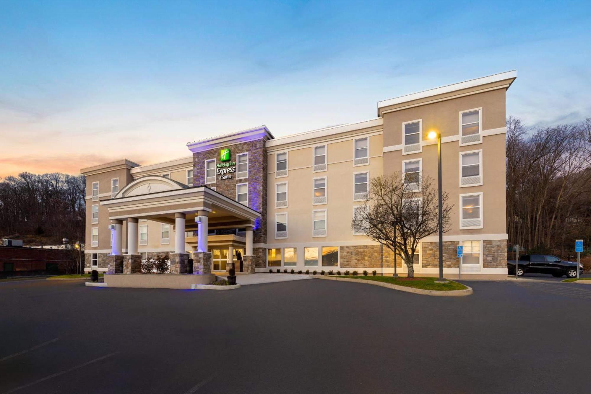 Holiday Inn Express Danbury I-84, An Ihg Hotel Zewnętrze zdjęcie