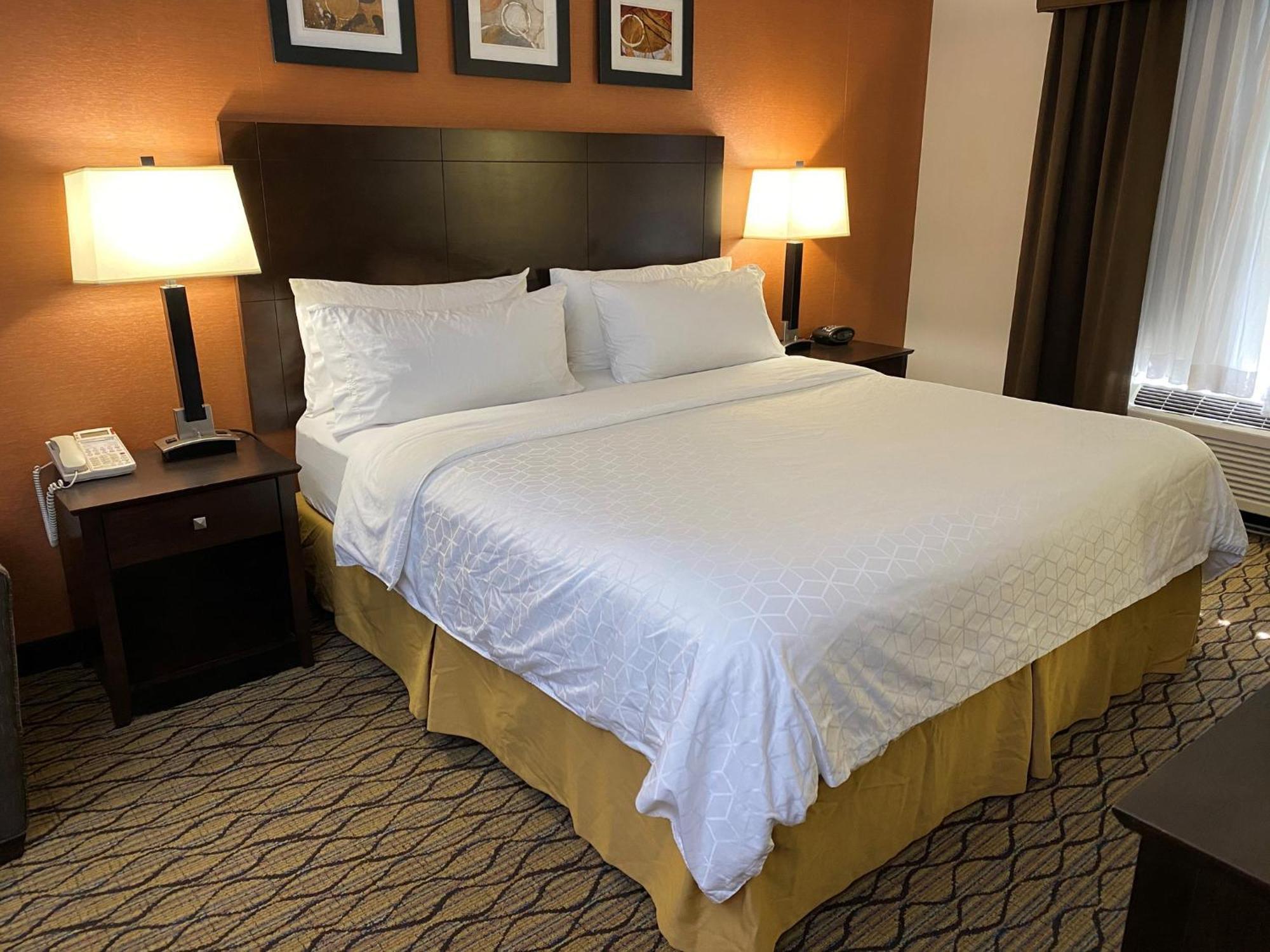 Holiday Inn Express Danbury I-84, An Ihg Hotel Zewnętrze zdjęcie